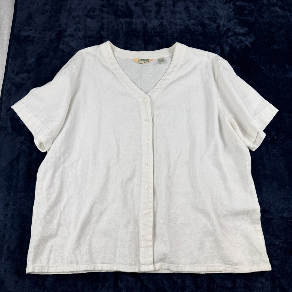 L.L. Bean Textured Button Up Women 20 White V-Neck Short Sleeve Top